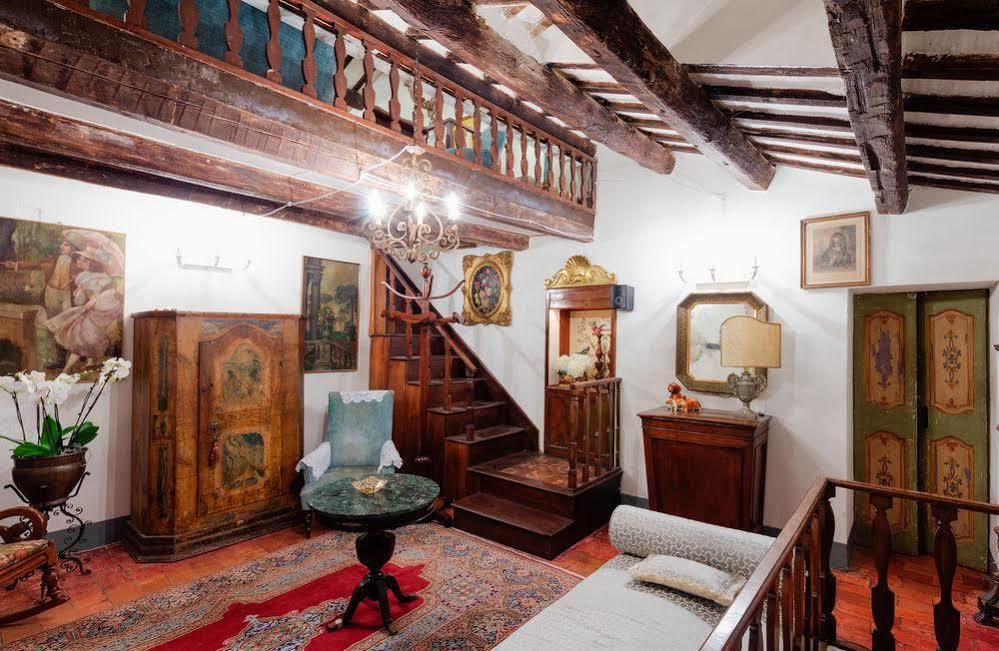 B&B La Residenza Del Poeta Montesicuro Екстериор снимка